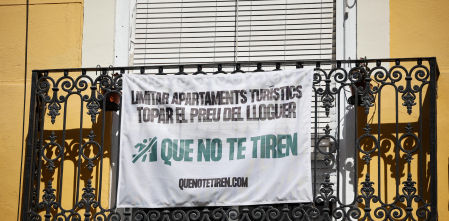 De bajos comerciales a pisos turísticos, ¿y ahora viviendas? Tensa crisis inmobiliaria en València