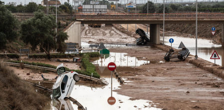 El transporte valenciano pide corregir carreteras en mal estado y crear más áreas de descanso