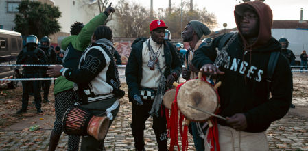 ERC entrega al comisario europeo de Derechos Humanos un informe sobre el desalojo del B9 en Badalona