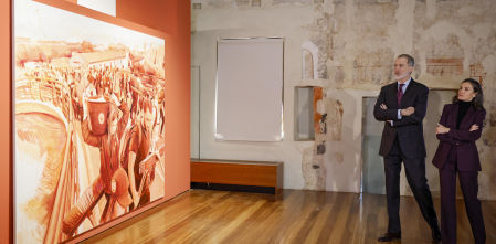 Los Reyes recorren la exposición de 'Las Provincias' sobre la transformación de València