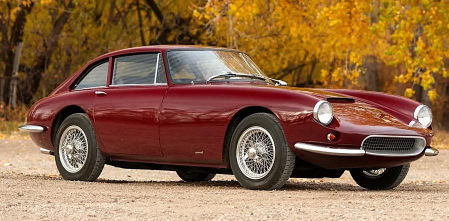 El estiloso coche deportivo italoamericano de los años 60 que muy pocos conocen