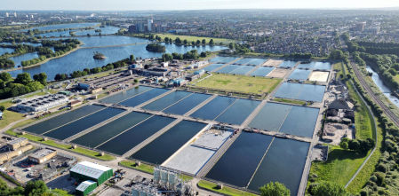 Lo que muchas empresas hacen con el agua (y por qué puede marcar la diferencia)