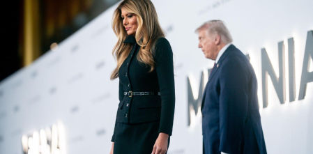 Epstein presentó a Donald y Melania Trump, según una exasistente del pedófilo