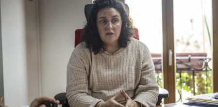 La alcaldesa socialista de Cartes se rebela contra un centro de menores migrantes y amenaza con cortar la luz y el agua del edificio