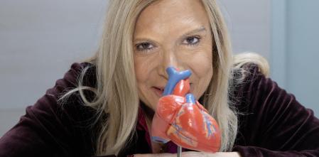 “El corazón de las mujeres se escucha menos… y muere más”