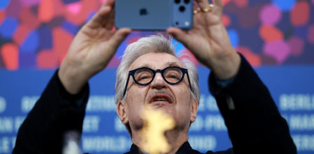 Wim Wenders: “Las películas pueden cambiar el mundo, pero ninguna ha cambiado la idea de ningún político”