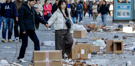 El vendaval deja Barcelona patas arriba