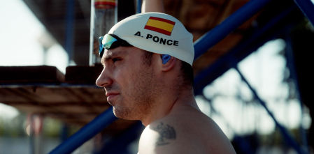 Toni Ponce, el campeón que nada por sus hijos y por la promesa que le hizo a su madre