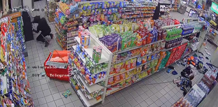 Robo exprés en Texas: se llevan un cajero automático arrancándolo de una tienda