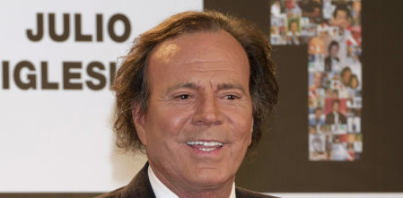 Extrabajadoras de Julio Iglesias denuncian agresiones sexuales en las mansiones del cantante en el Caribe