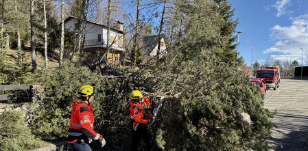 Malestar de algunos alcaldes al entender que el parón generalizado por el viento ha sido una medida muy centralista