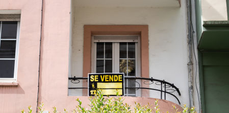 Qué impuestos se pagan al vender o donar una vivienda: los mayores de 65 años pueden librarse del IRPF si cumplen ciertos requisitos