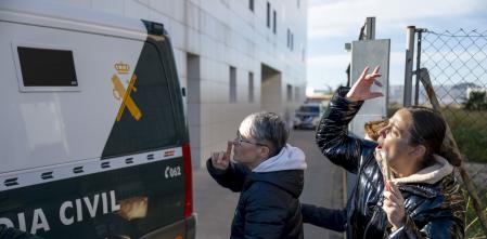 El marido y padre de la mujer y la menor degolladas en Chilches ingresa en prisión