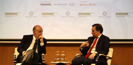 Albares califica de “error” la presencia de una comisaria europea en la Junta de Paz de Trump