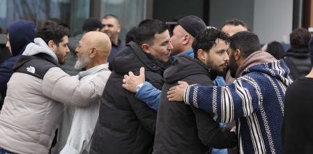 Multitudinario adiós a los jóvenes fallecidos en el incendio de un trastero en Manlleu