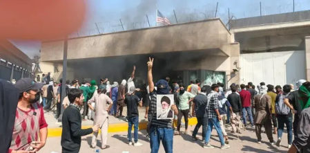 La policía repele un asalto al consulado de EE.UU. en Karachi y mata a seis manifestantes