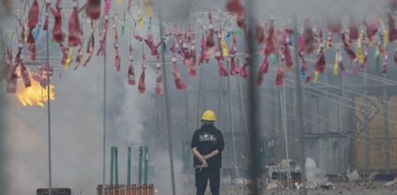 Una espectacular 'mascletà' inaugura 19 días grandes de Fallas en València