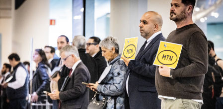 La guerra en Irán retrasa la llegada al Mobile de algunos congresistas de Oriente Medio