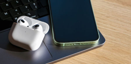 Marzo de rebajas descomunales en Apple: AirTag, Mac, AirPods y otros dispositivos con hasta un 50% de descuento