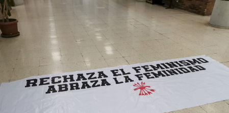 Indignación en la Complutense porque 30 encapuchados de la ultraderecha asaltaron varios edificios