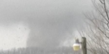 Al menos tres muertos tras el paso de un tornado en Michigan