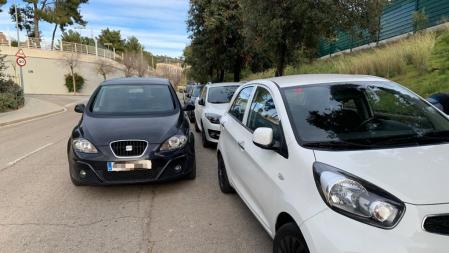 Si abandonamos el coche en doble fila, estamos cometiendo una infracción&nbsp;