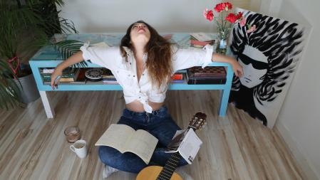 Soleá Morente defiende el trabajo continuado, pero afirma también que es capaz de dejarlo y salir a pasear un rato cuando lo que pretende no le sale