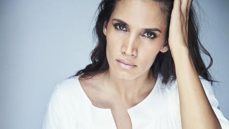 India Martínez ha puesto su creatividad y su sensibilidad al servicio de la palabra escrita, en un libro íntimo ilustrado