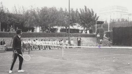 Arthur Ashe con la raqueta de fibra de vidrio (1978)
