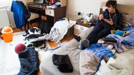 a los ácaros les encanta refugiarse en los colchones, mantas, sábanas, edredones, almohadas…