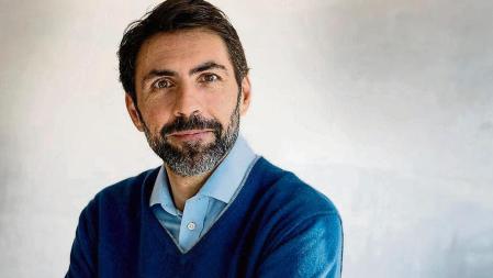 Contra DANIEL LUMERA Daniel Lumera, socio biólogo italiano, profesor y referente internacional en el ámbito de las ciencias de la salud, la calidad de vida