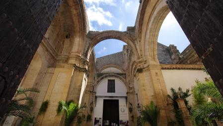 La iglesia Mayor de la Santa Cruz sin acabar en Écija