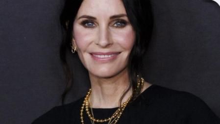 Actress Courteney Cox at the premiere of 