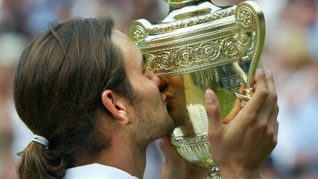 Roger Federer ganó su primer 'Grande' en 2003, en Wimbledon. En la final, superó al australiano Mark Philippoussis en tres sets (7-6, 6-2 y 7-6)