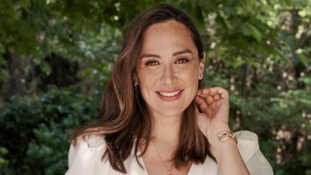 Tamara Falcó con el vestido de la nueva colección que ha diseñado para Pedro del Hierro