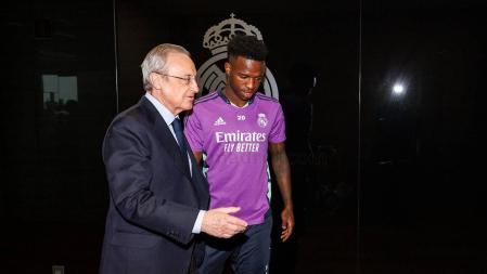 Florentino Pérez apoya a Vinícius