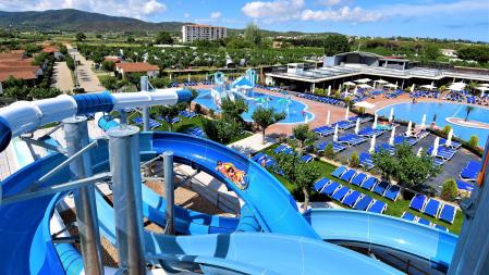 los campings se han convertido en auténticos complejos turísticos donde, en muchos de ellos, las atracciones acuáticas son su plato fuerte.