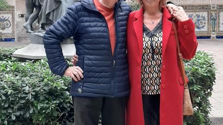 Antonia, de 66 años, y Xavier, de 69, se conocieron hace poco en Barcelona