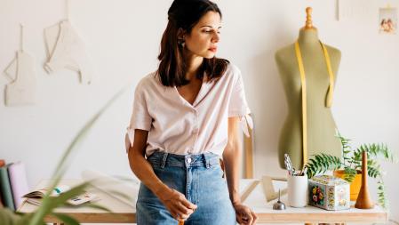 Bibi Carol ha establecido su estudio en Taradell (Osona), desde donde trabaja en solitario