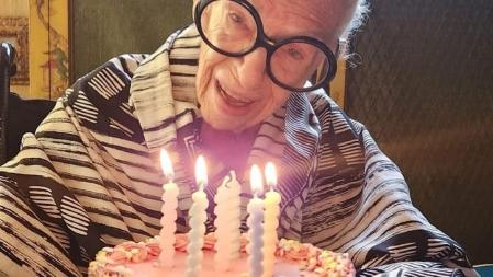 Iris Apfel, en su 102 cumpleaños