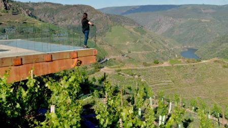 Terraza acristalada sobre los cañones del Sil