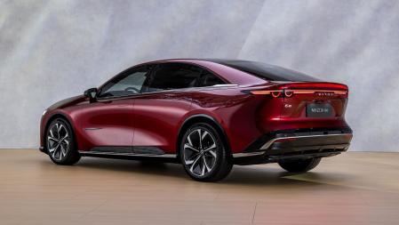 Un señor coche, 100% eléctrico, que mide 4,92 metros de largo&nbsp;