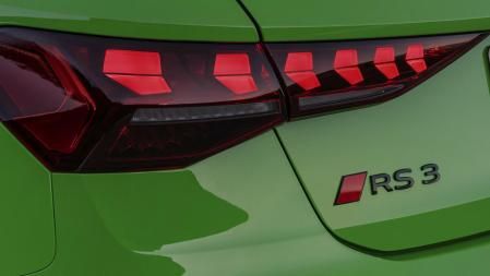 Las versiones más deportivas de la marca llevan se distinguen por las letras RS