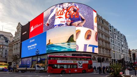Picadilly Circus, en Londres, es una de las plazas más luminosas del mundo.