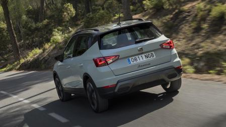 Por el momento, la gama mecánica del renovado Arona -también del Ibiza- carece de versiones electrificadas, que llegarán en 2027&nbsp;