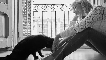 “La gran mayoría de las familias que me contactan lo hacen porque ya enfrentan problemas de comportamiento evidentes en sus gatos”.&nbsp;