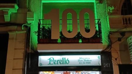 Fachada de la Mercería Perelló para celebrar su centenario