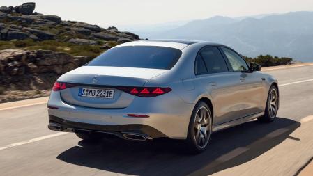 En conjunto, el nuevo Mercedes-Benz S-Class reafirma su posición como la referencia absoluta en el segmento del lujo, combinando tradición, innovación y una experiencia de viaje incomparable