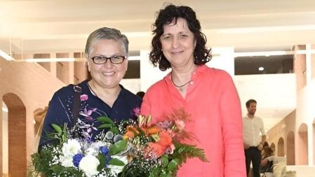 Elisa Pacheco con su pareja, Isabel