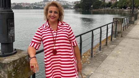 Mercedes Cajigal de viaje posando para Instagram